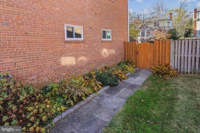 Building Photo - 6403 Tone Dr