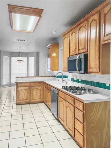 Building Photo - 6312 Bittersweet Dr