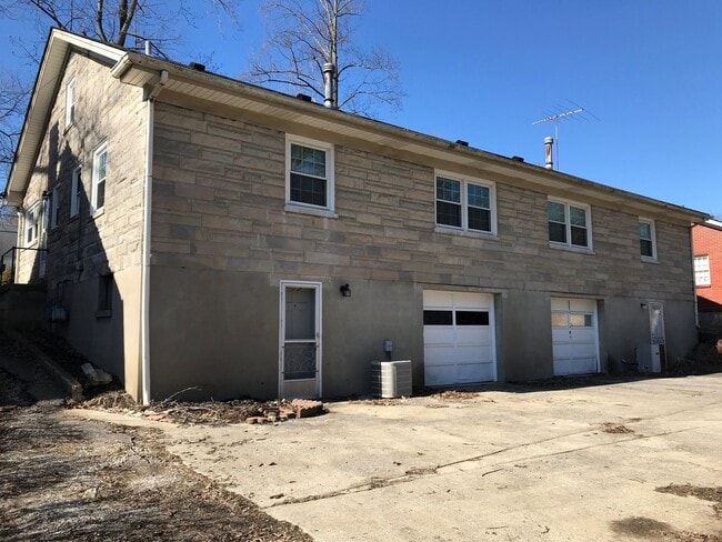 Building Photo - 105 Beechwood Ave