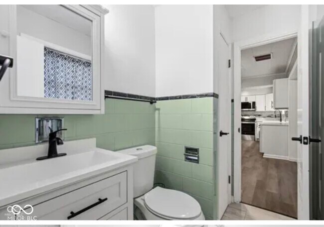 Building Photo - 5215 Southdale Dr