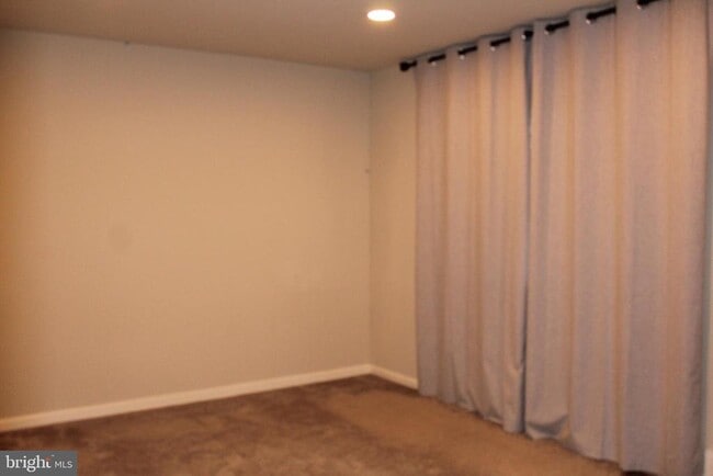 Building Photo - 2103 Foxfire Dr