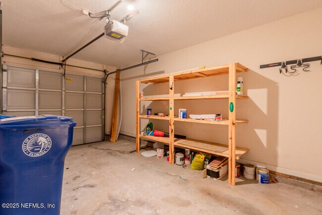 Building Photo - 1518 Spindrift Cir W