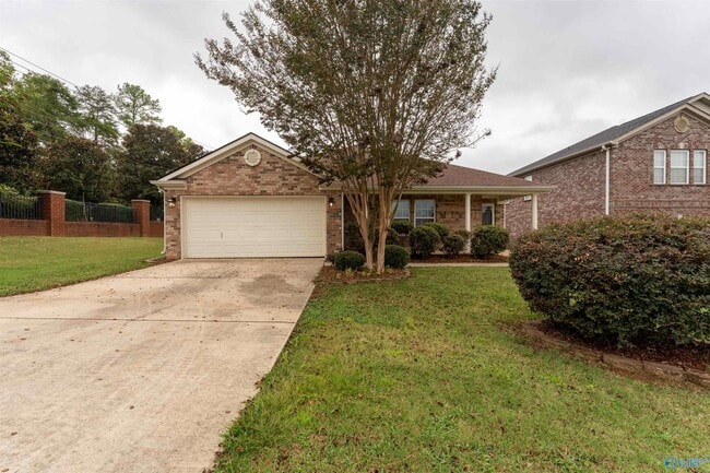 Building Photo - 2401 Bell Manor Dr SW