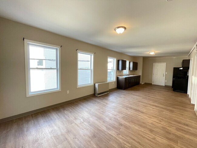 Building Photo - 463 Beech St