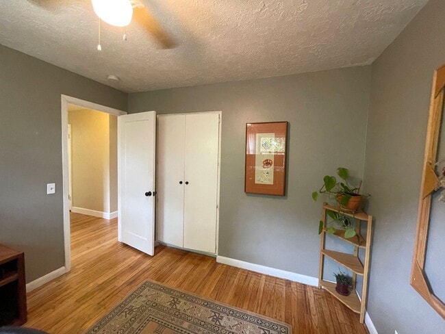 Building Photo - Lovely Home in St Johns with Fenced Yard, ...