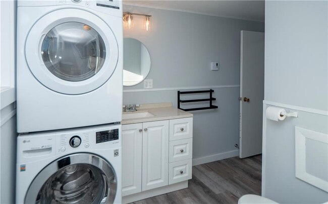 Building Photo - 109 Haskins Ave