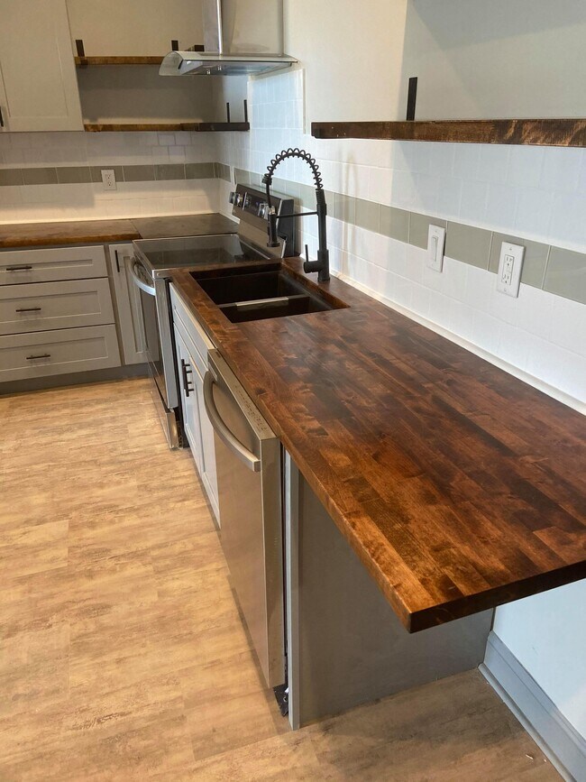 Building Photo - Soldoris