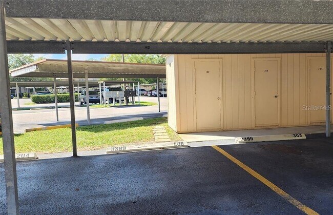 Building Photo - 3399 Mermoor Dr