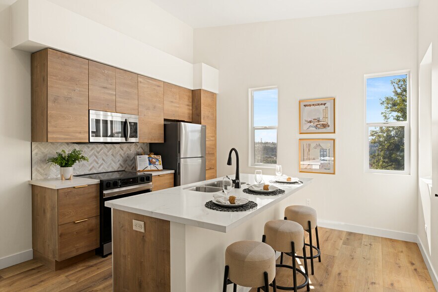 Building Photo - 6283 Lorca Dr