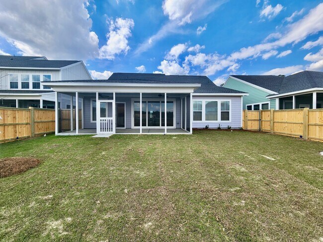 Building Photo - Like new in Midtown - 3 bedrooms plus addi...
