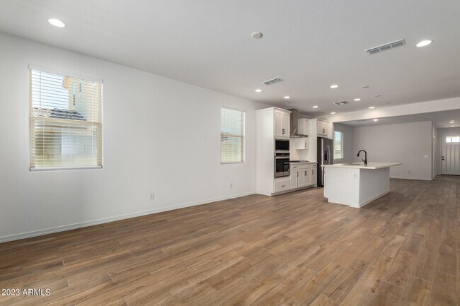 Building Photo - 17318 W Surrey Dr