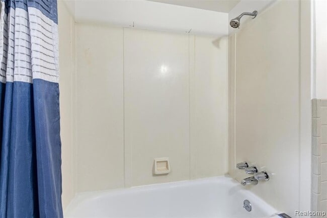 Building Photo - 25118 Lehigh St