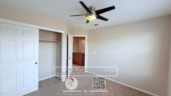 Building Photo - Beautiful 3 bedroom home nestled in cozy Brentwood neighborhood!