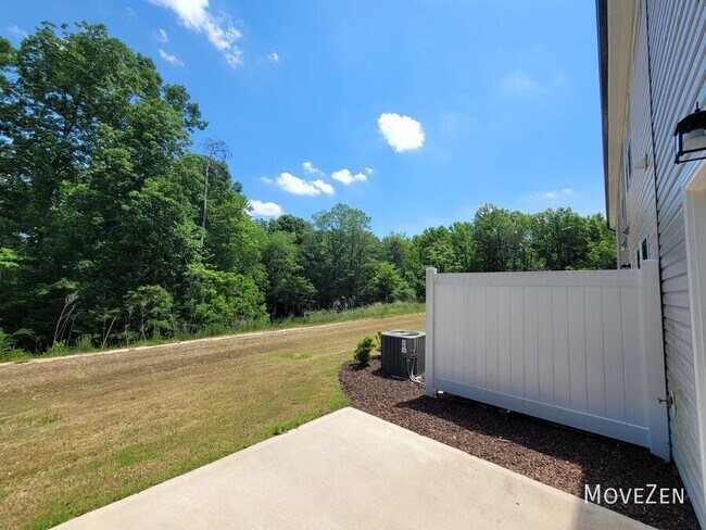 Building Photo - 808 Falls Grove Trl