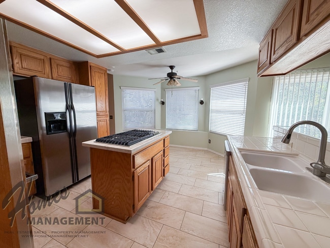 Building Photo - Homes Management - Escondido Home
