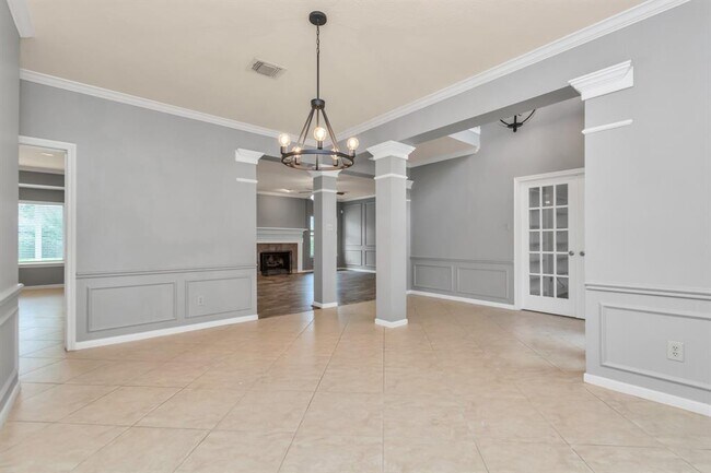 Building Photo - 4611 Bermuda Dr