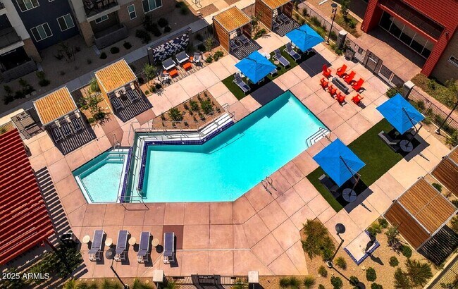 Building Photo - 7800 W Encanto Blvd