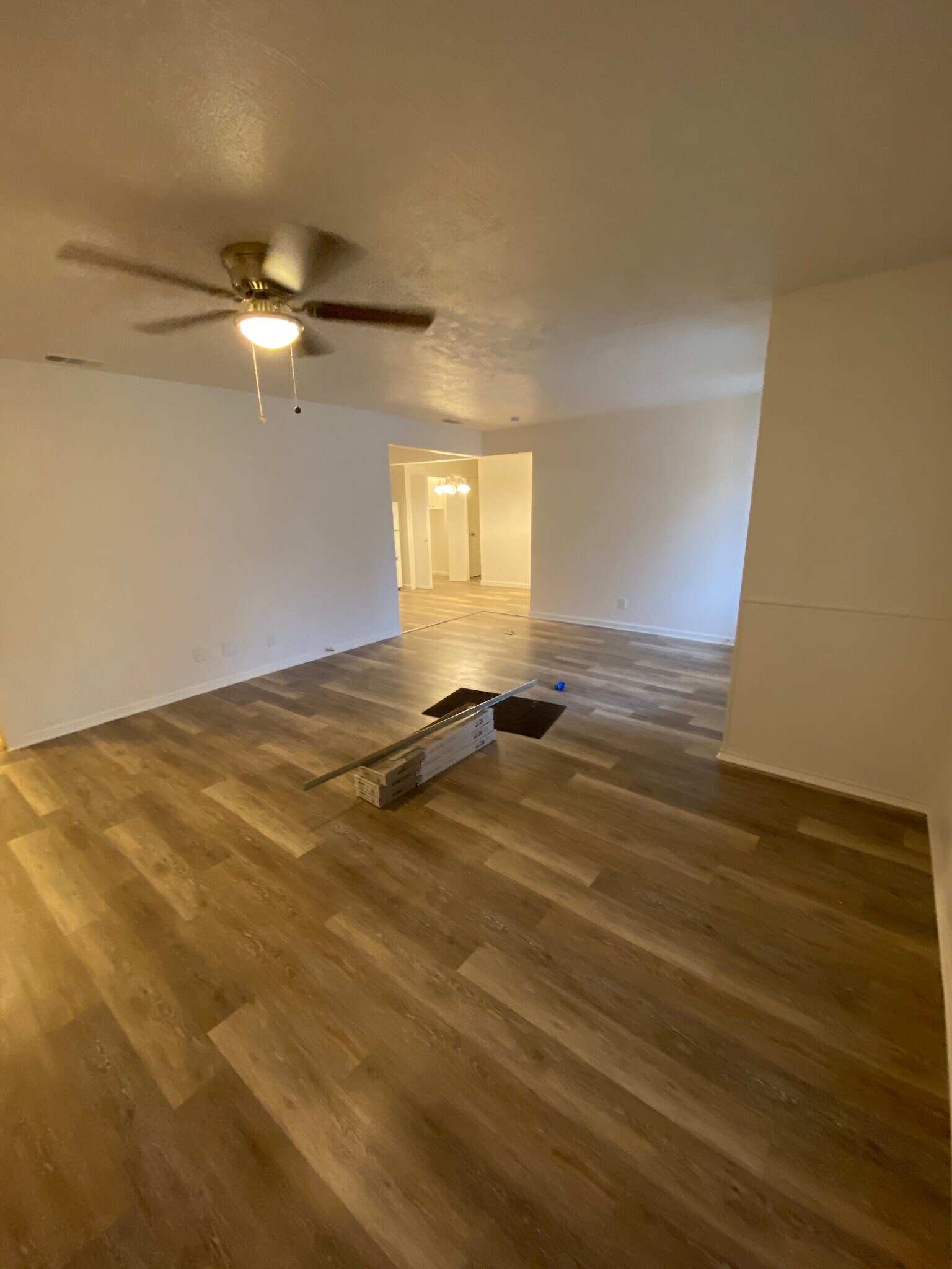 Building Photo - 2047 Farola Dr