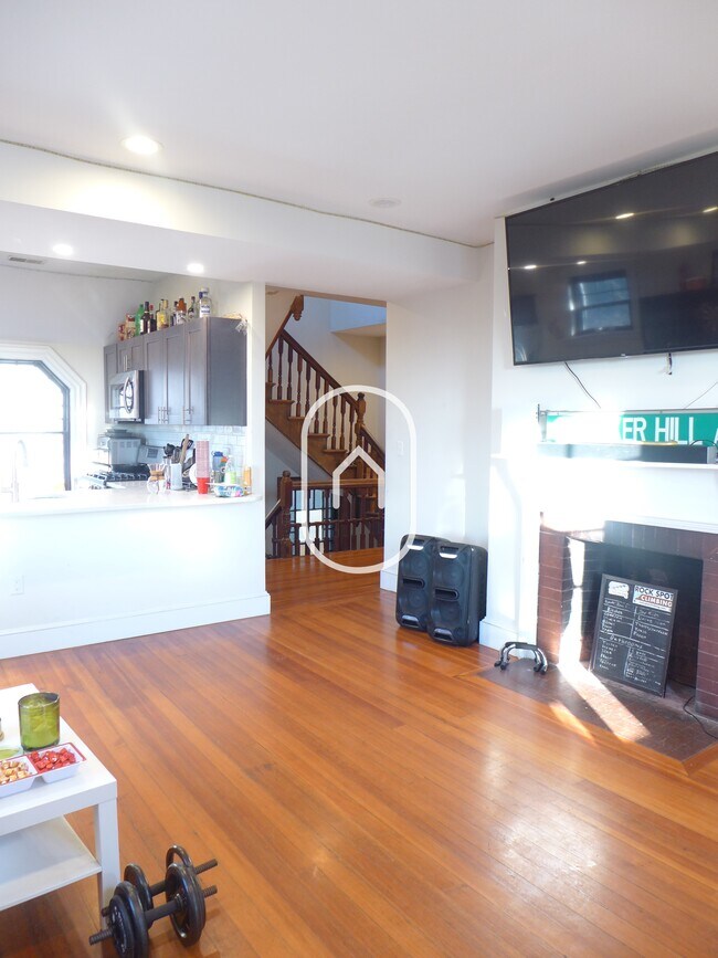 Building Photo - 45 Beech Glen St