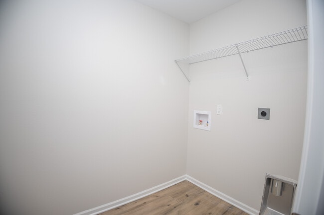 Building Photo - 834 El Dorado Dr