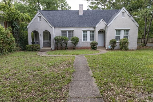 Primary Photo - 1131 Magnolia Curve