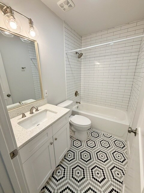 Building Photo - 667 Francis Pl NW