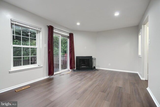 Building Photo - 8704 Tamar Dr