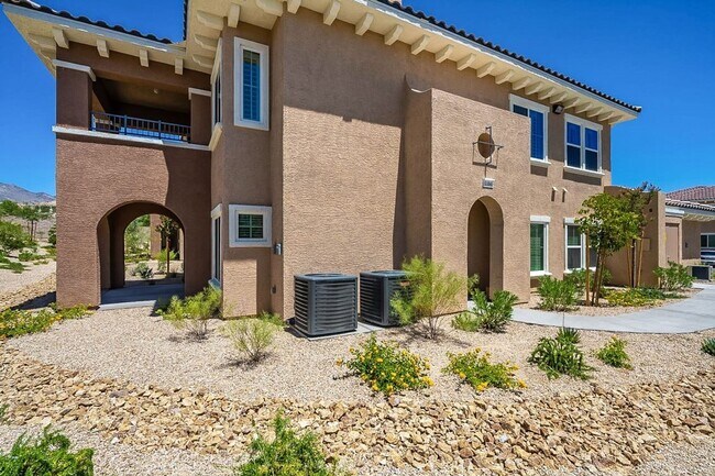 Building Photo - 845 Pantara Pl