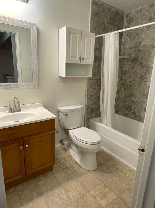 Building Photo - Available Now! 2 Bed, 1.5 Bath Townhome | Northside RVA