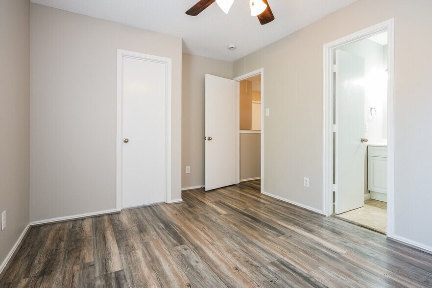 Building Photo - 7049 Wax Berry Dr