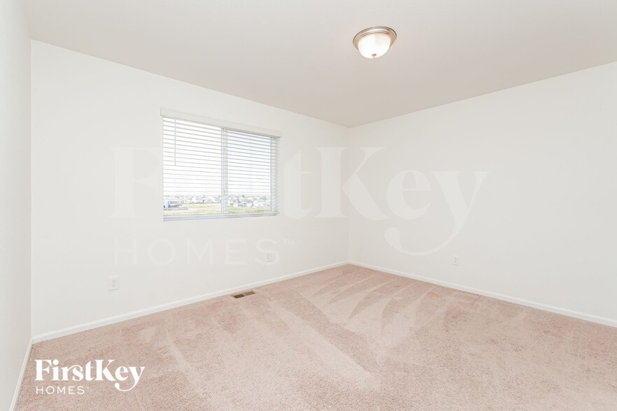 Building Photo - 10142 Luneth Dr