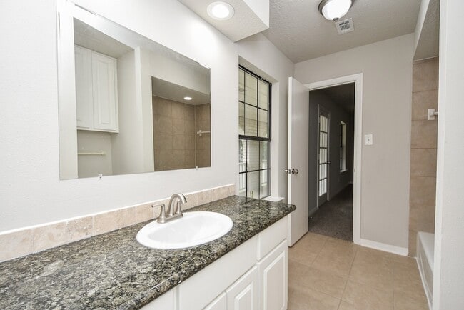 Building Photo - 1723 Big Horn Dr