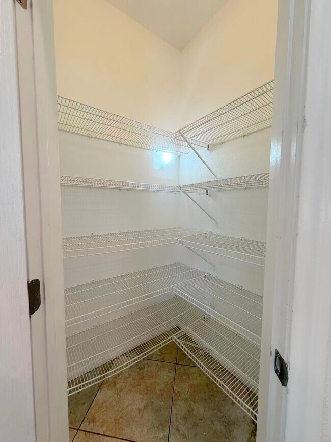 Building Photo - 7473 Glorious Sun Dr