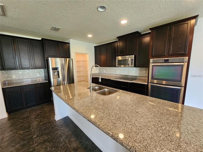 Building Photo - 3320 Mount Vernon Way