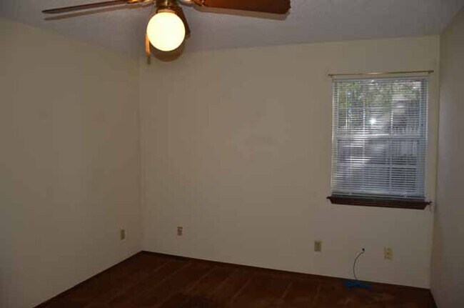 Building Photo - West-side Norman Home