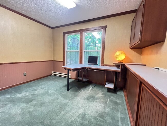 Building Photo - 735 S Main St