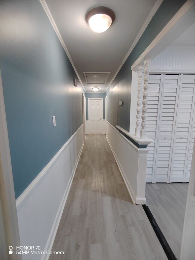 Building Photo - Charming 4-Bedroom Home for Rent – Peaceful & Nature-Filled Setting