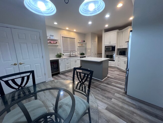 Building Photo - 7222 Conway Pl