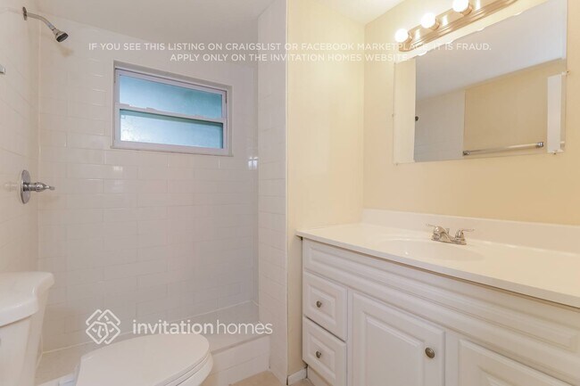 Building Photo - 2253 Hama Dr