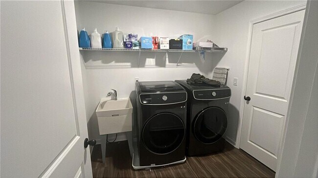 Building Photo - 651 Allier Ter