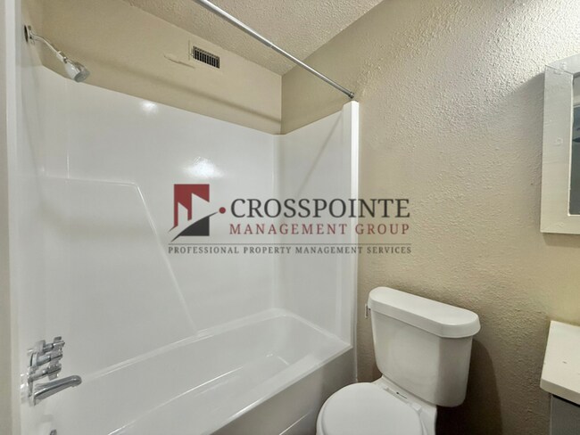Building Photo - Tour Today! 1 Bedroom 1 Bathroom in Tyler!