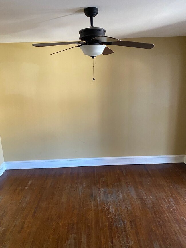 Building Photo - Now Available-3 Bedroom Norristown Rental!