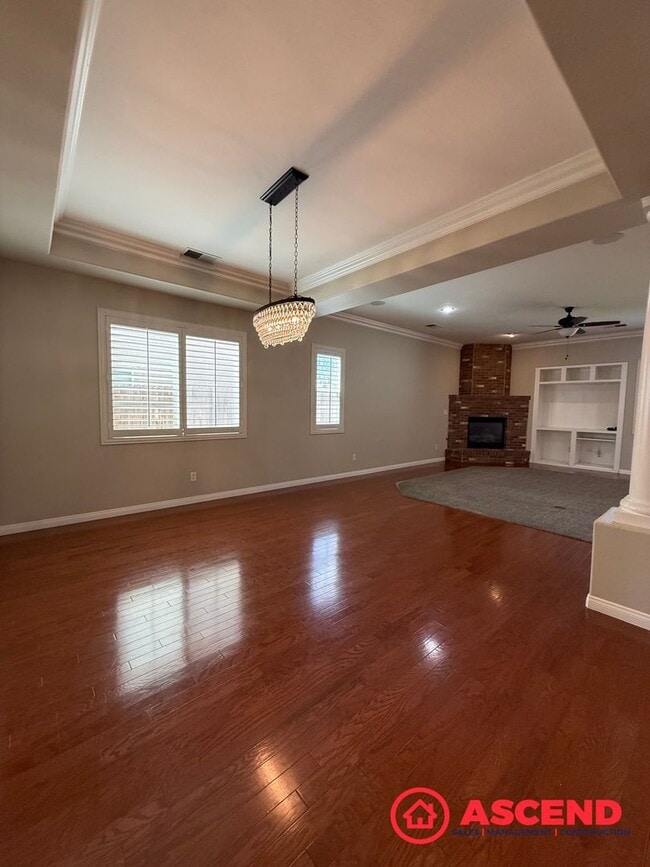 Building Photo - ** Move In Special! **Charming Home in Olive Dr Area!