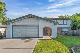 Building Photo - 13930 New Village Ln