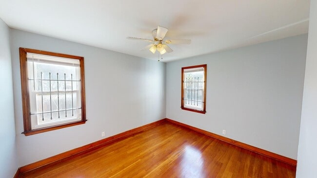 Building Photo - 1040 E Gates St