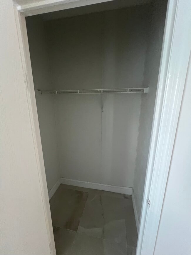 Building Photo - 2373 SW Wynnewood St