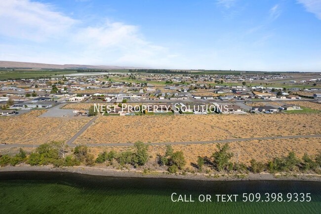 Building Photo - Jaw Dropping Home Overlooking the Columbia...