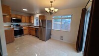 Building Photo - Quartz Ave 3plex/Ariserem-014