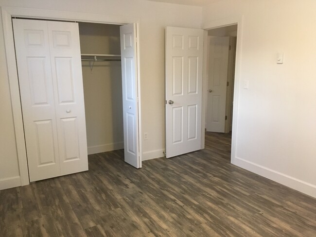Master bedroom - 199 Brownville Rd