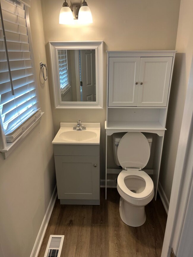 Building Photo - Spacious 3BR Home – Centrally Located | St...